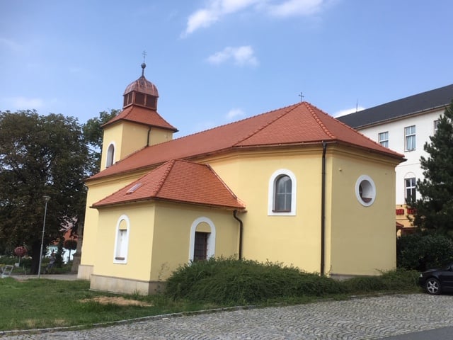foto - Kostel Sv. Michaela v Otrokovicích už září novotou.